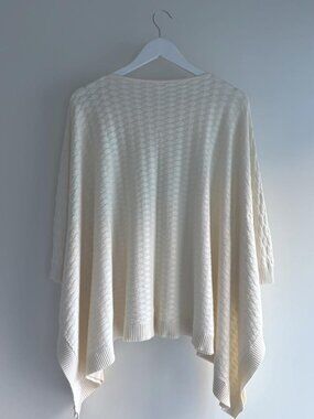 Lululemon Ivory Cream Knit Poncho Shawl